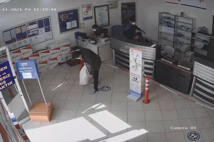 Kargoyla sevk edilen 13,5 kilo metamfetamin ele ge&ccedil;irildi: 3 tutuklama