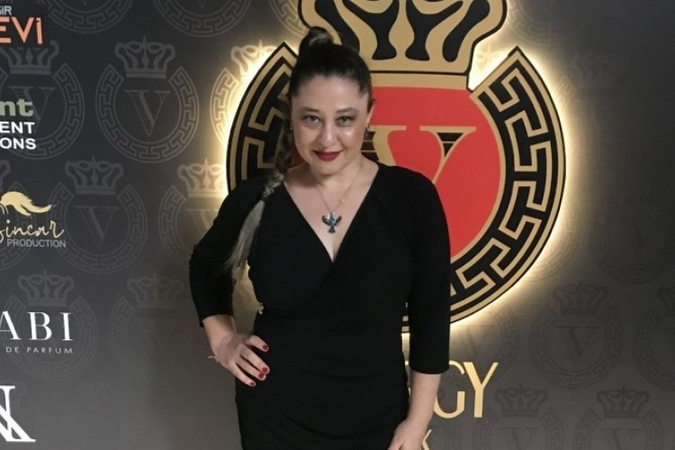 Derya Şen m&uuml;zik d&uuml;nyasına ısındı