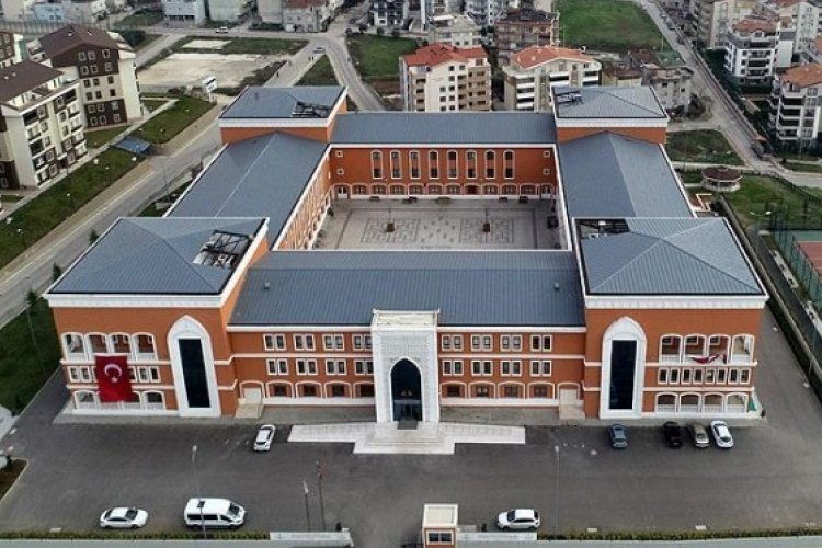 Bursa'da &Ccedil;anakkale şehitleri anısına "Hey Onbeşli" t&uuml;rk&uuml;s&uuml;n&uuml; s&ouml;ylediler