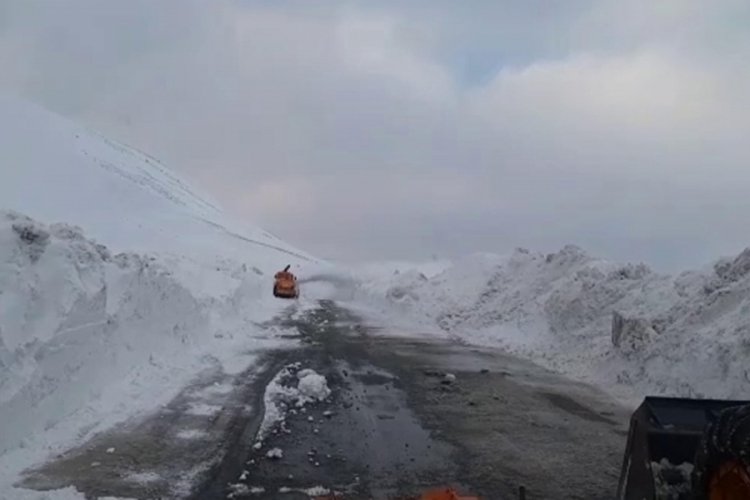 Ağrı-Kars yolunda ulaşıma 'fırtına' engeli