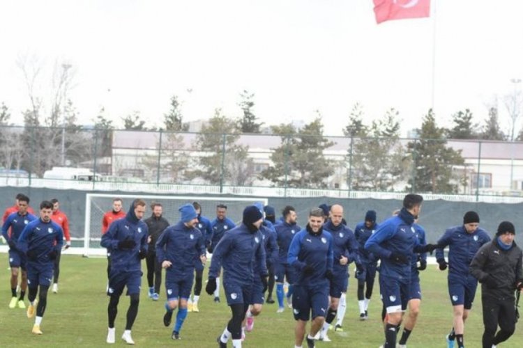 Erzurumspor, Mesut Bakkal y&ouml;netiminde &ccedil;alıştı