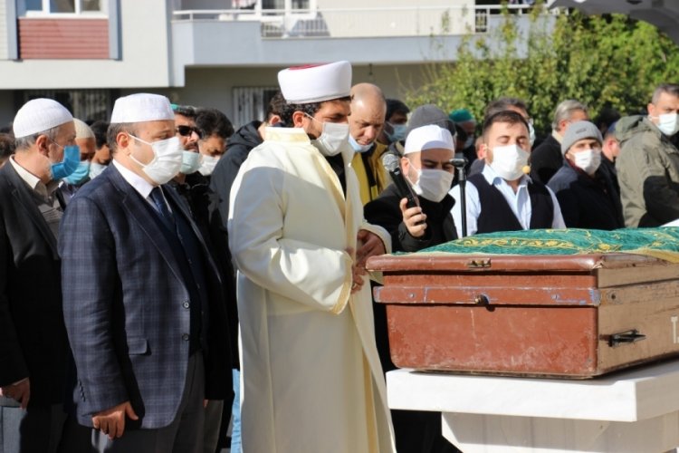 Gen&ccedil; hafızın cenaze namazını babası kıldırdı
