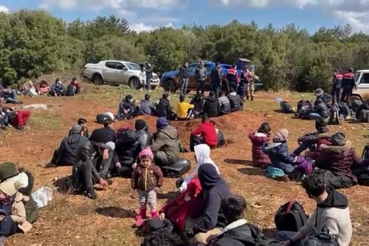 İzmir'de 204 d&uuml;zensiz g&ouml;&ccedil;men kurtarıldı