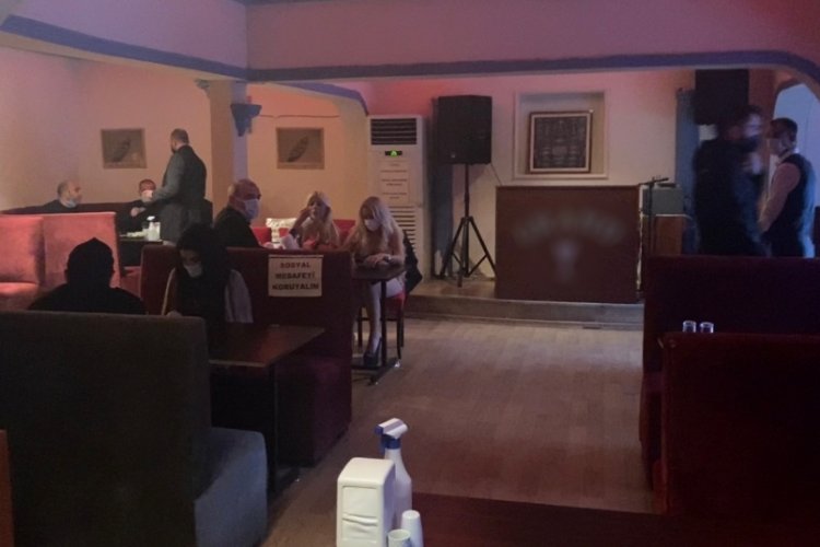 Lokantada rezalet! G&uuml;venlik kameralı &ouml;nlem almışlar