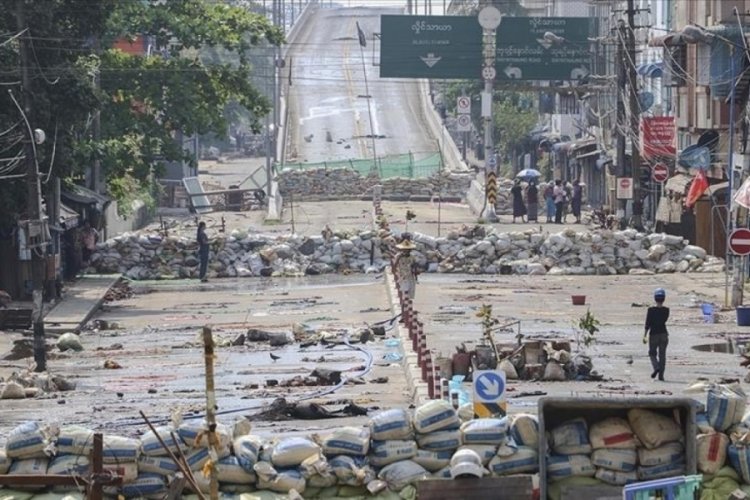 Myanmar'da bug&uuml;nk&uuml; protestolarda en az 8 kişi yaşamını yitirdi