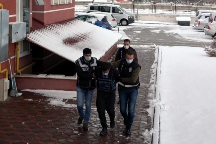 4 &ccedil;ocuk annesi eşini &ouml;ld&uuml;r&uuml;p, ka&ccedil;an zanlı yakalandı