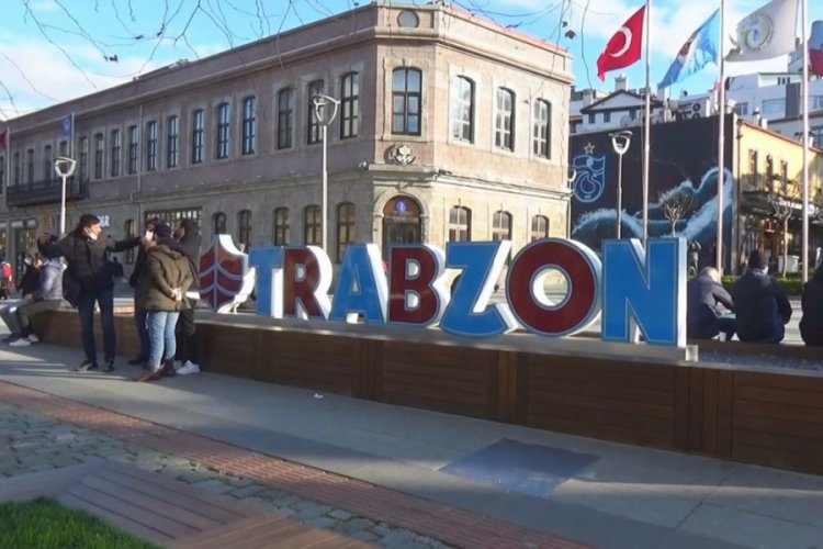 Trabzon'da 45 &ouml;ğretmende vir&uuml;s tespit edildi, 11 okulda eğitime ara verildi