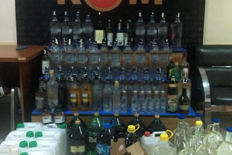 Edirne'de g&uuml;mr&uuml;k ka&ccedil;ağı ve sahte i&ccedil;ki operasyonu