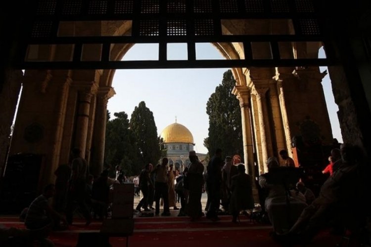 Mescid-i Aksa'da verilen cuma hutbesinde &uuml;nl&uuml; m&uuml;fessir Şeyh Sabuni i&ccedil;in taziye mesajı okundu