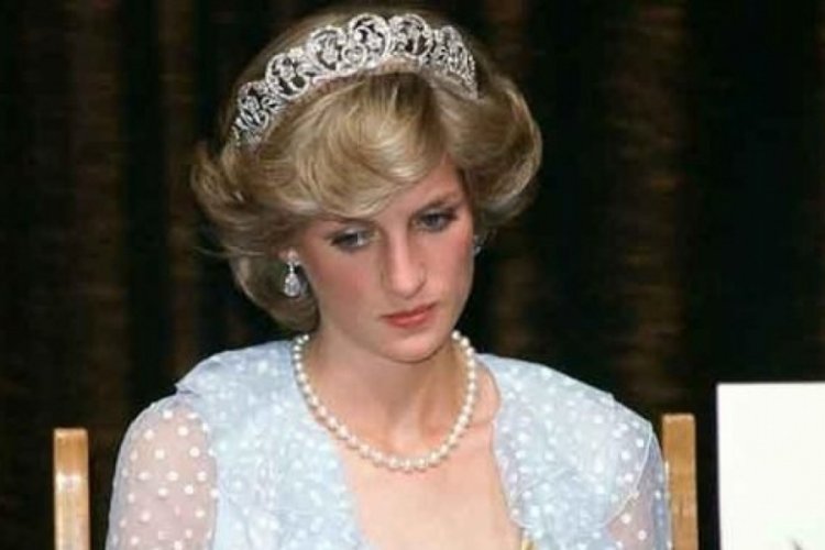 Prenses Diana'nın mektupları 67 bin 900 sterline satıldı