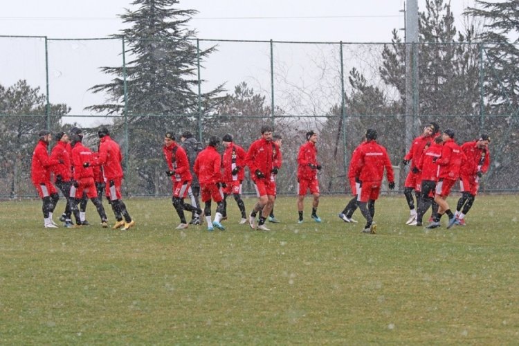 Eskişehirspor, Adana Demirspor ma&ccedil;ı hazırlıklarını tamamladı
