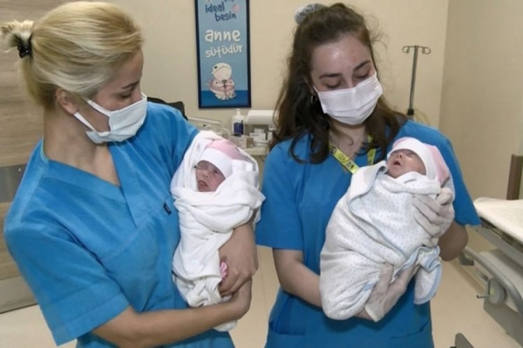 Koronavir&uuml;sle erken doğdular, 2 ay sonra annelerine kavuştular