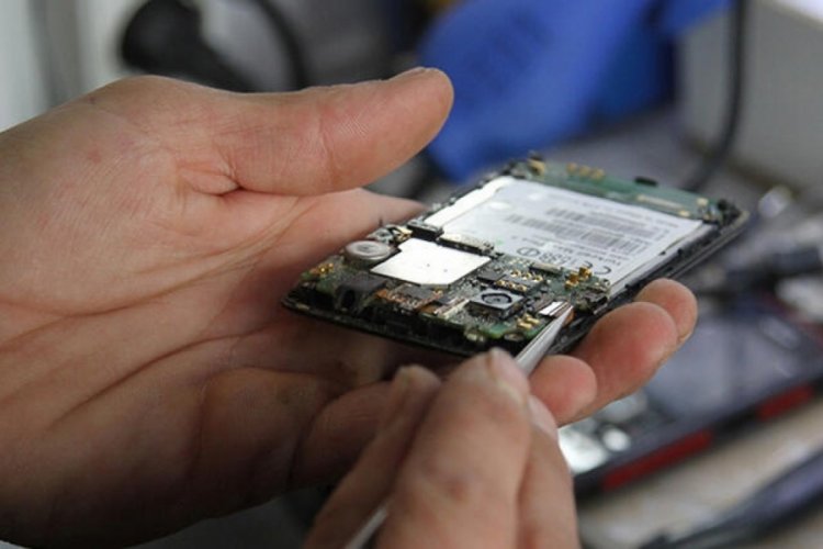 Cep telefonu tamircilerine zorunluluk geldi