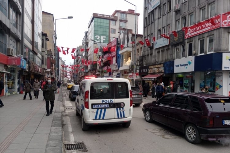 Zonguldak'ta polis ekipleri vir&uuml;s anonsu yaptı