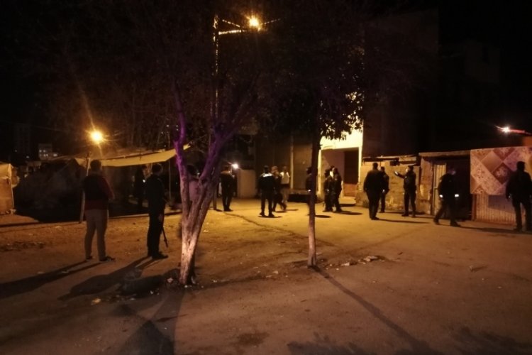 Adana'da 2 aile arasında silahlı &ccedil;atışma