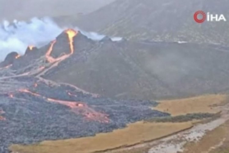 Fagradals Yanardağı lav p&uuml;sk&uuml;rtmeye başladı