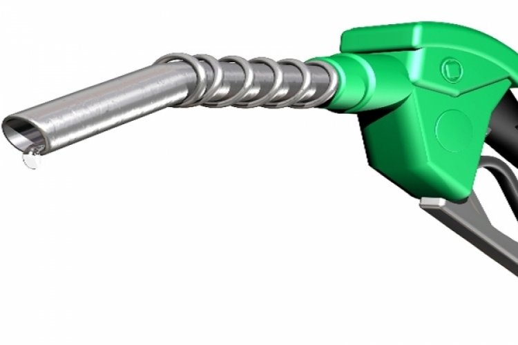 Suudi Arabistan petrol şirketi Aramco'nun k&acirc;rı y&uuml;zde 44 d&uuml;şt&uuml;
