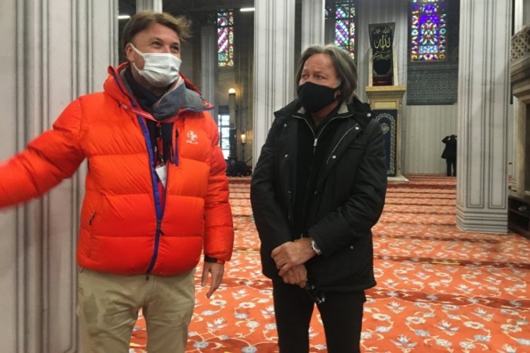 &Uuml;nl&uuml; milyarder Hadid, Ayasofya Camii'nde namaz kıldı