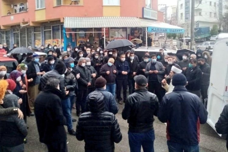 Tırdan d&uuml;şen iş&ccedil;i kaldırıldığı hastanede yaşam savaşını kaybetti