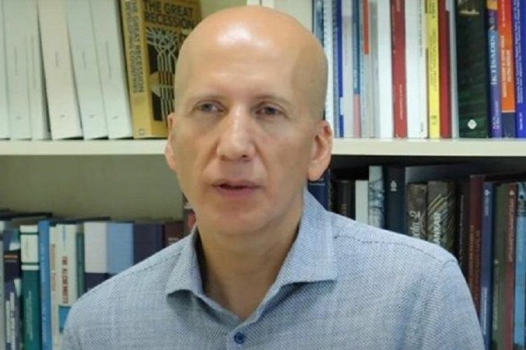 Merkez Bankası eski Başekonomisti'nden dolar yorumu: &Uuml;lkem i&ccedil;in &ccedil;ok ama &ccedil;ok &uuml;zg&uuml;n&uuml;m