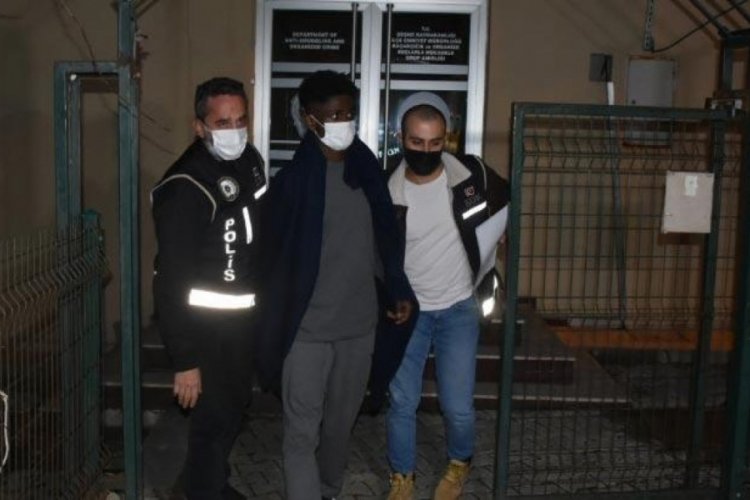 Yunanistan &ouml;l&uuml;me terk etti! Ot yiyerek hayatta kaldı