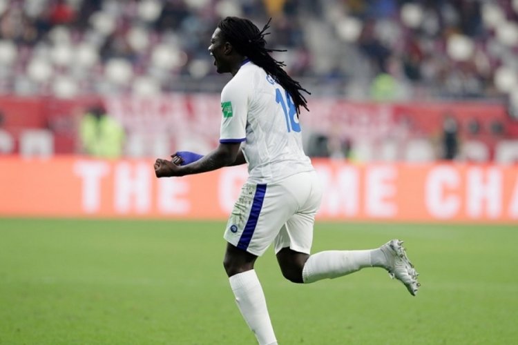 Bafetimbi Gomis baygınlık ge&ccedil;irdi
