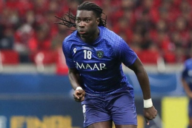 Ma&ccedil;ta bayılan Gomis'ten Galatasaraylılara teşekk&uuml;r