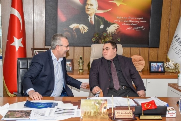 Bursa Karacabey Belediye Başkanı &Ouml;zkan koltuğu, Şaban Oturak'a bıraktı