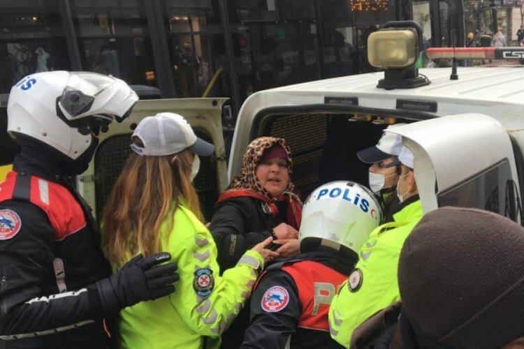 Bursa'da bankaya maskesiz girmek isteyen anne-kız ortalığı birbirine kattı