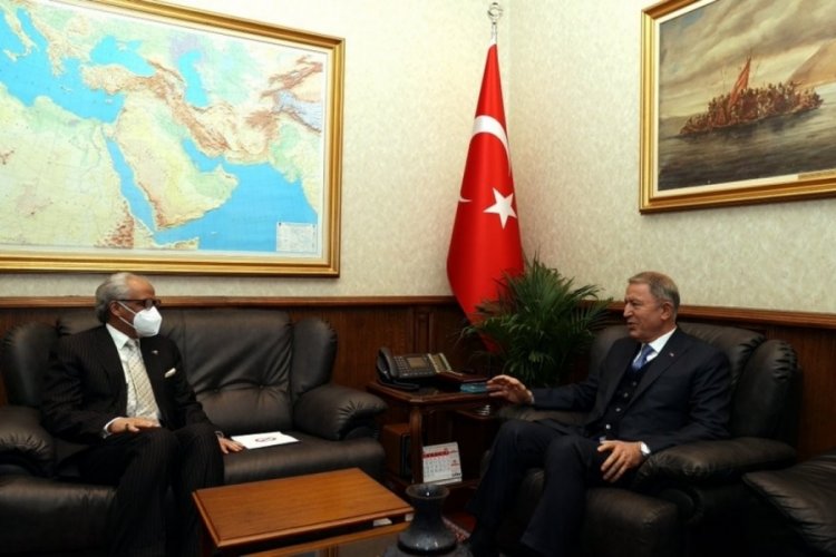 Bakan Akar, Kuveyt'in Ankara B&uuml;y&uuml;kel&ccedil;isi Alzawawi'yi kabul etti