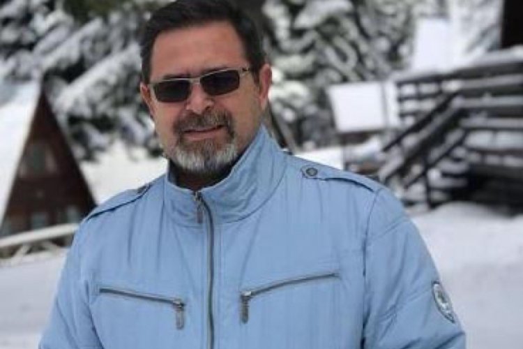 &Ouml;ğretim &uuml;yesi, 6. kattan d&uuml;şerek &ouml;ld&uuml;