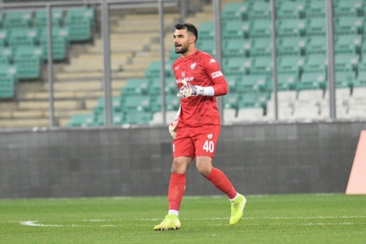 Bursasporlu Canberk Yurdakul: "Gol yemeden galip gelmemiz beni mutlu etti"