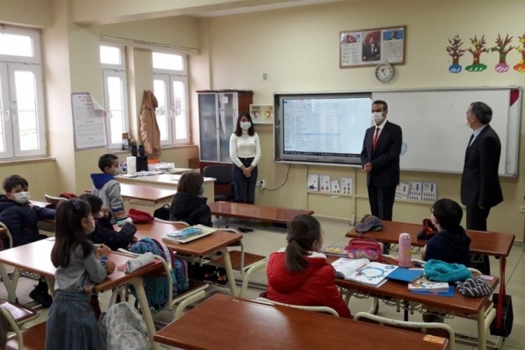 Y&uuml;z y&uuml;ze eğitimin başladığı okullarda vir&uuml;s denetimi yapıldı