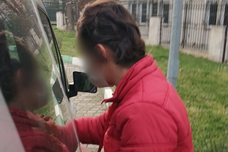 Marketlerden gıda maddesi &ccedil;alan hemşire g&ouml;zaltına alındı