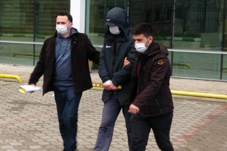 Eşine "Bı&ccedil;ak getir seni &ouml;ld&uuml;receğim" diyen alkoll&uuml; koca mahkemece tutuklandı
