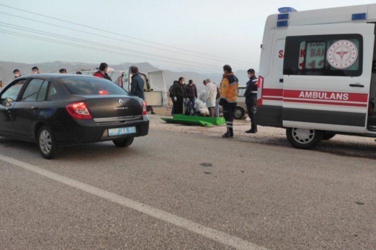 Mezarlık yanındaki otomobilde &ouml;l&uuml; bulundu