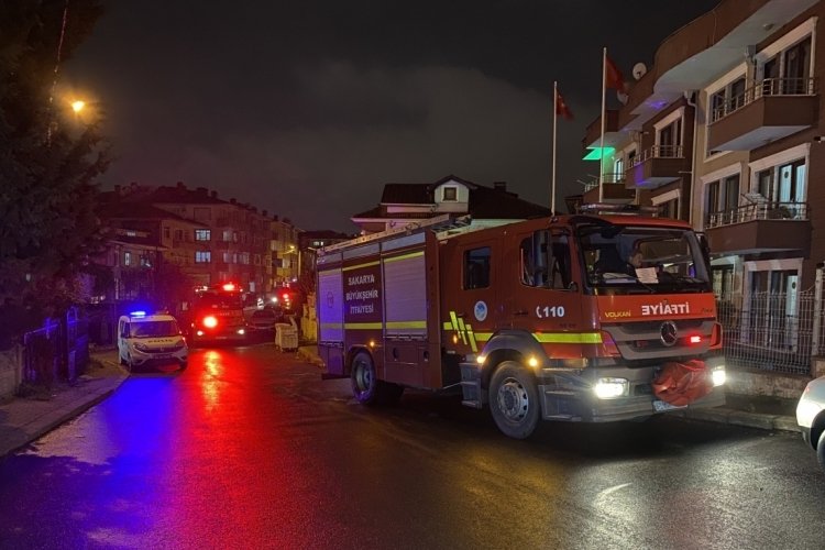 Kız &ouml;ğrenci apartında yangın