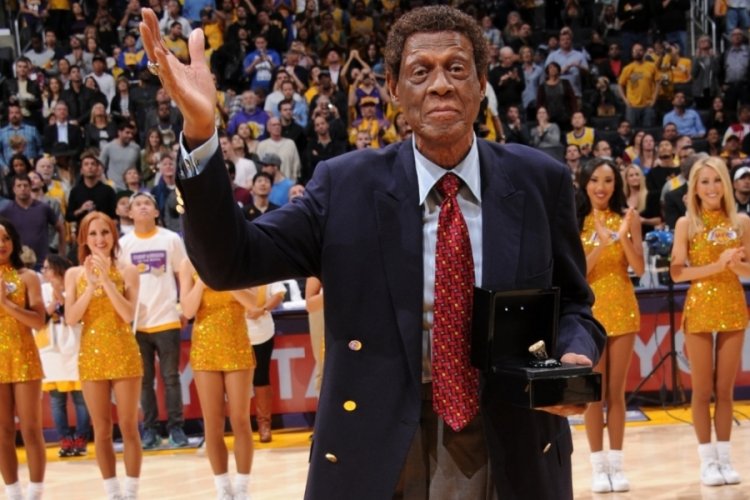 NBA'in efsane ismi hayatını kaybetti