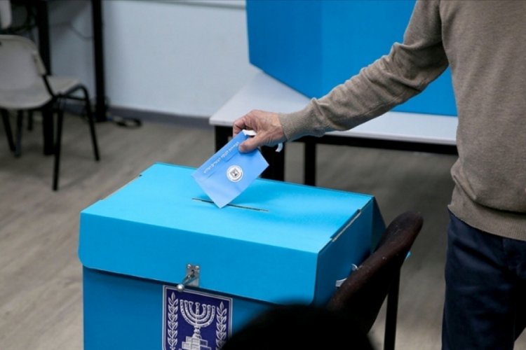 İsrailli se&ccedil;menler 2 yıl i&ccedil;inde d&ouml;rd&uuml;nce kez sandık başında