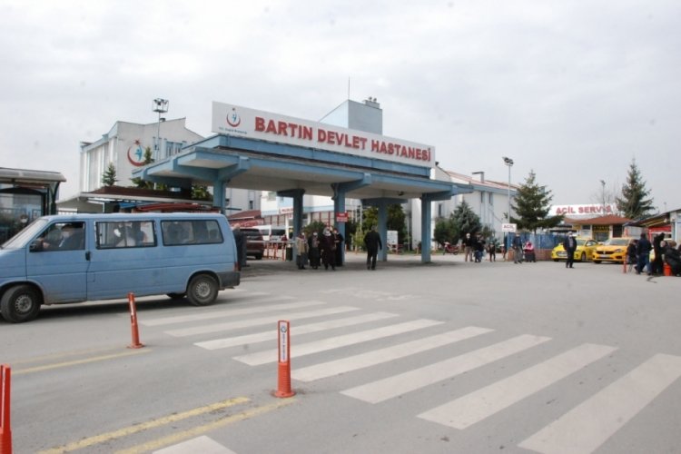 Hastaneyi birbirine kattı: Sizi burada delik deşik ederim