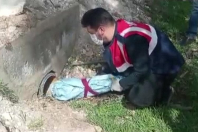 Sulama borusu i&ccedil;erisinde 4 uzun namlulu silah ele ge&ccedil;irildi