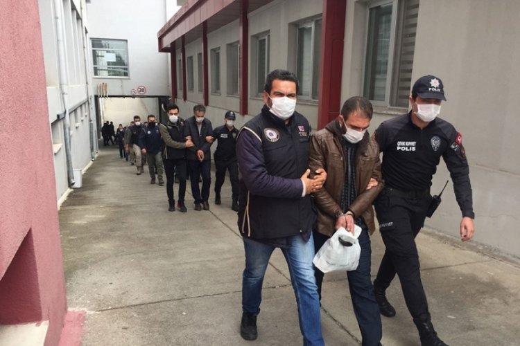 Adana'da PKK operasyonunda g&ouml;zaltına alınan zanlılar adliyeye sevk edildi