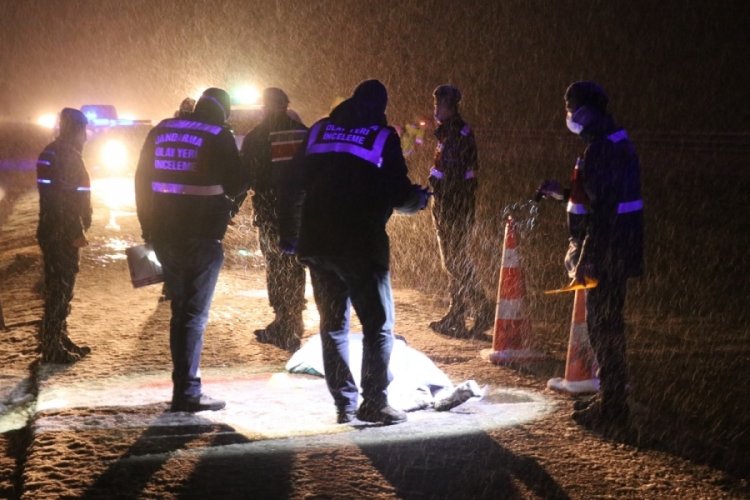 Tartışma sonucu otob&uuml;sten indirildi, hayatını kaybetti