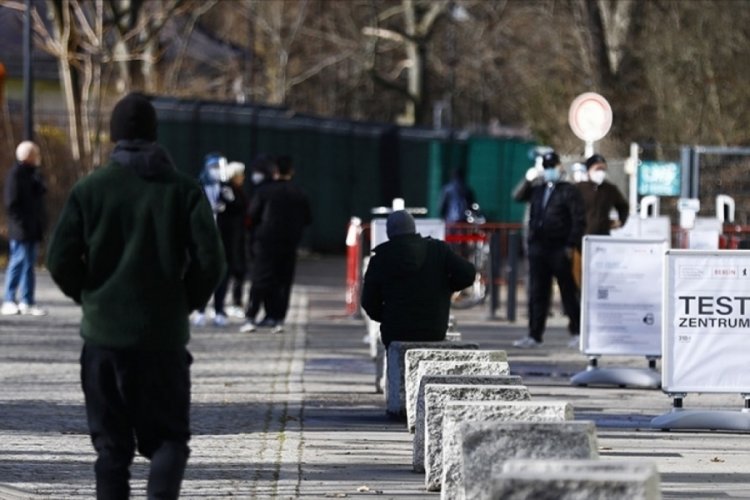 Almanya'da Kovid-19'dan &ouml;lenlerin sayısı 75 bini ge&ccedil;ti