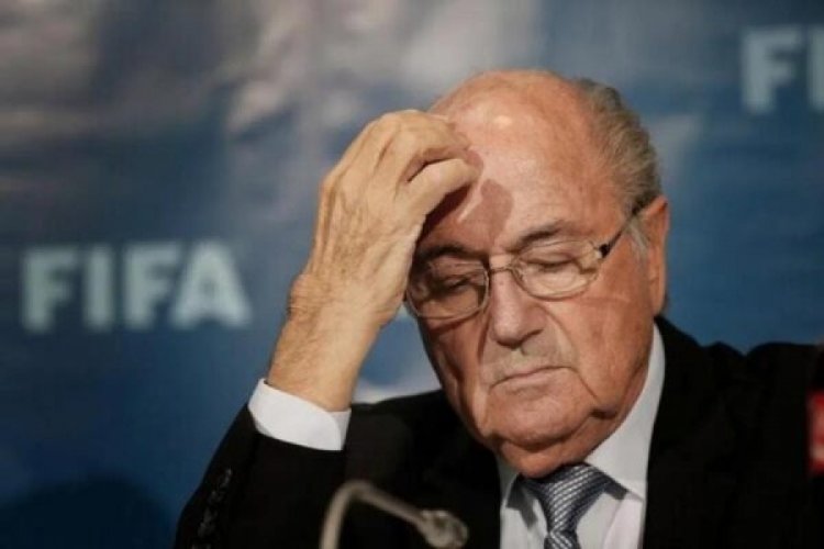 Eski FIFA Başkanı Sepp Blatter futboldan men edildi