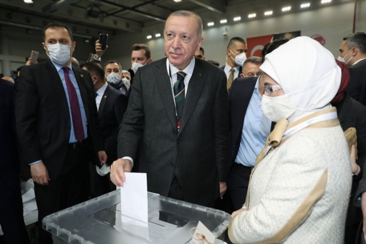Cumhurbaşkanı Erdoğan, AK Parti 7. Olağan B&uuml;y&uuml;k Kongresi'nde oyunu kullandı