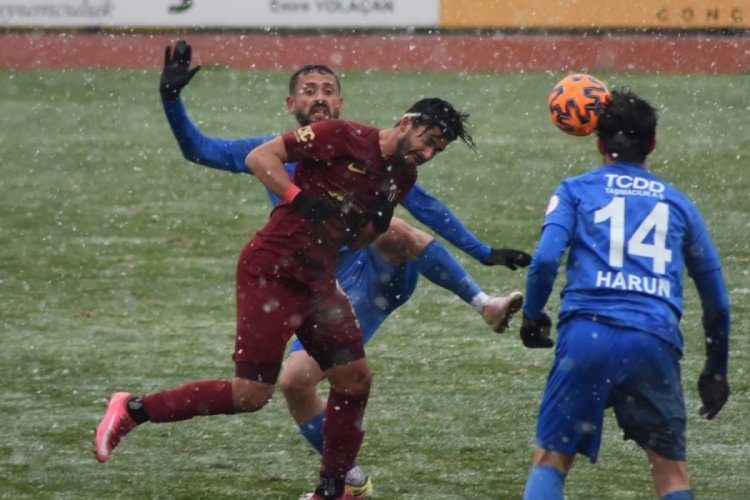 İneg&ouml;lspor sahasında Ankara Demirspor'a mağlup oldu
