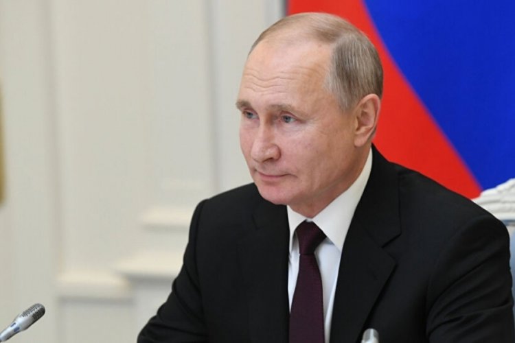 Putin, iki d&ouml;nem daha başkan olabilecek