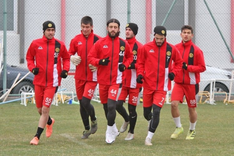 Eskişehirspor 3 g&uuml;nl&uuml;k iznin ardından antrenmanlara başladı