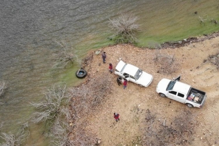 Ka&ccedil;ak sazan balığı avlayan şahıs drone ile yakalandı